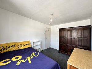 Photo 25- click for photo gallery